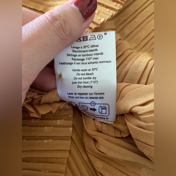 NWT Sezane Sibie Pleated Mock Neck Blouse Gold Size 38 (US 6) - Picture 9 of 9